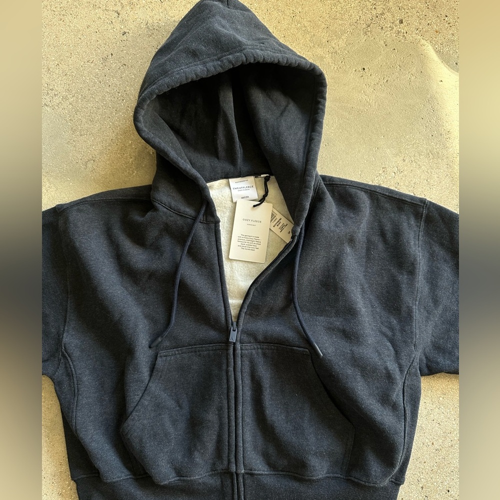 Aritzia Black Zip-Up Hoodie